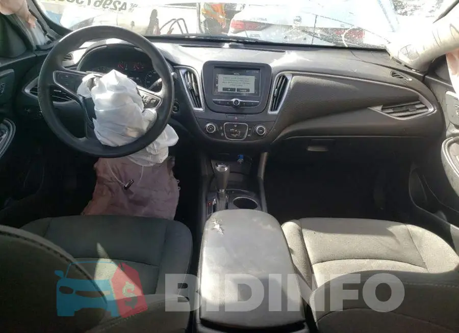 1G1ZB5ST3HF138963 Photo# 8