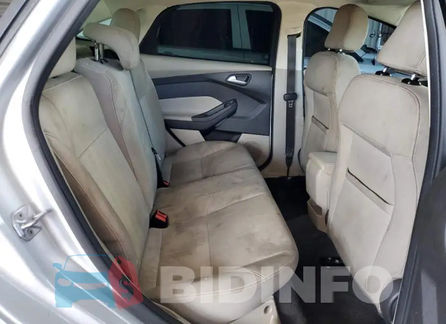 1FADP3F28FL350027 Photo# 6