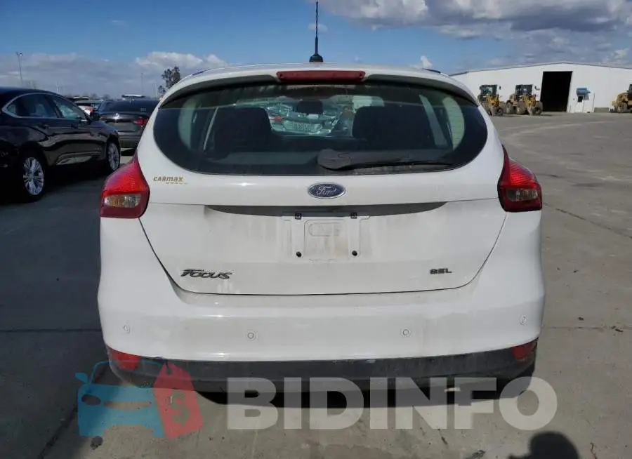 1FADP3M2XJL217717 Photo# 6