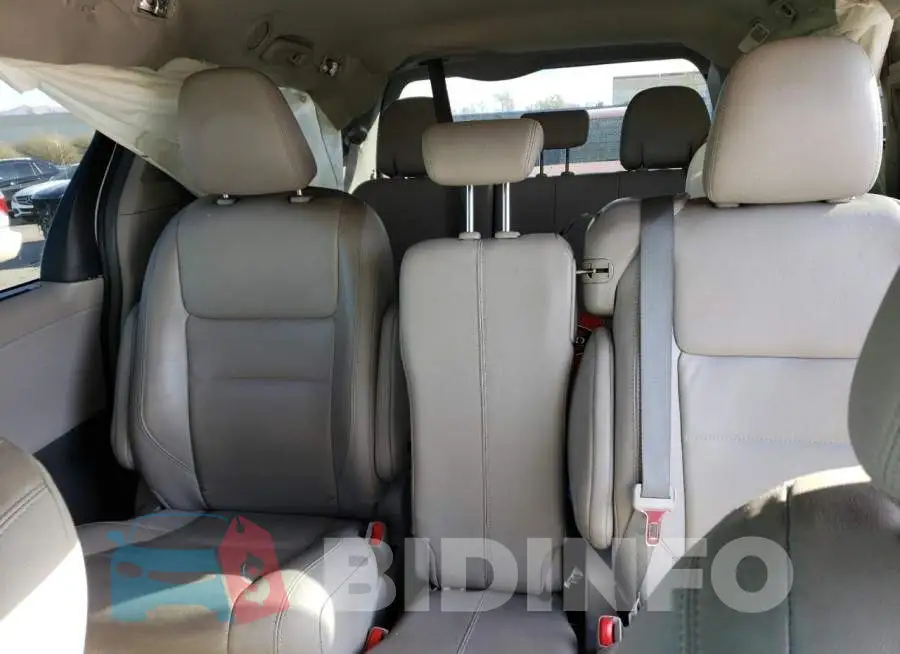 5TDYK3DC4FS667923 Photo# 10