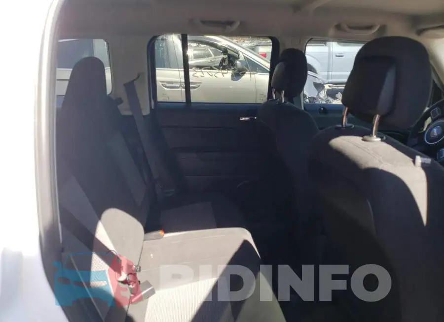 1C4NJPBB1HD120646 Photo# 10