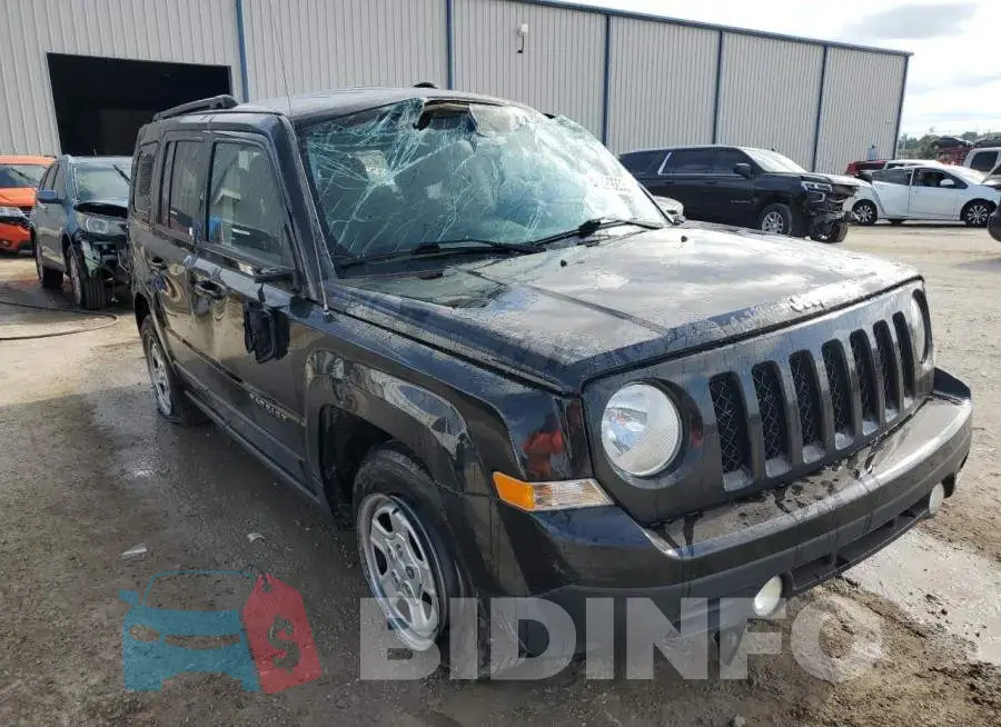 1C4NJPBBXFD274219 Photo# 4