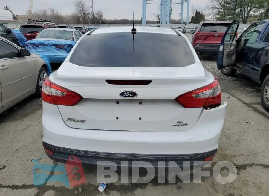 1FADP3F22EL324781 Photo# 6