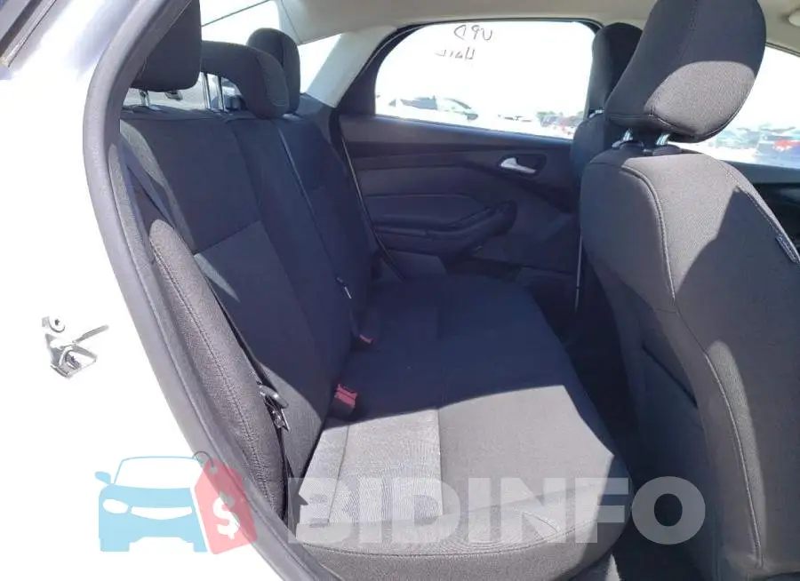 1FADP3F28FL384985 Photo# 10
