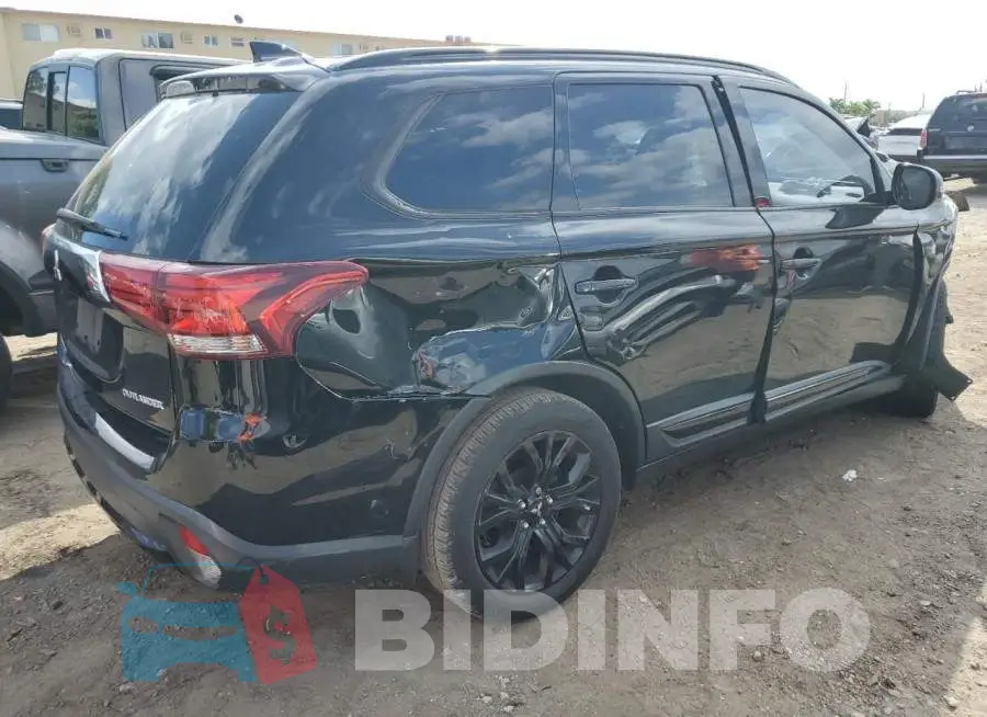 JA4AD3A35JZ048197 Photo# 3