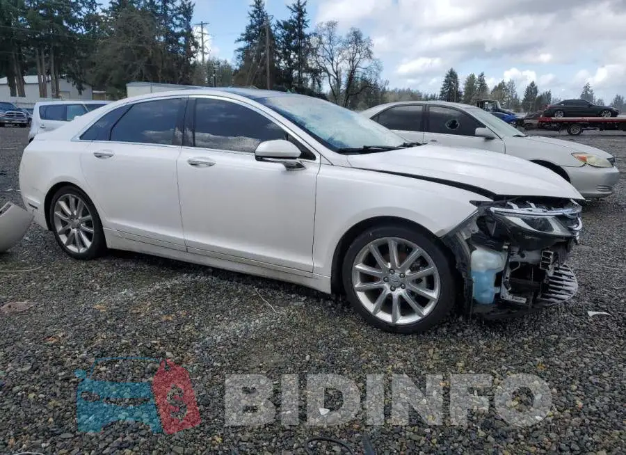 3LN6L2LUXGR630657 Photo# 4