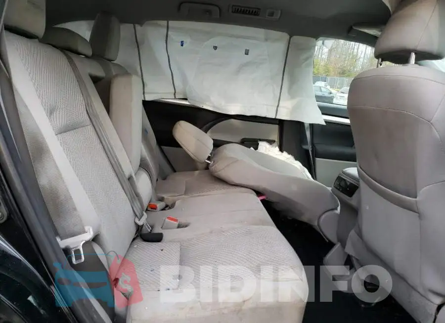 5TDZARFH8JS040864 Photo# 11