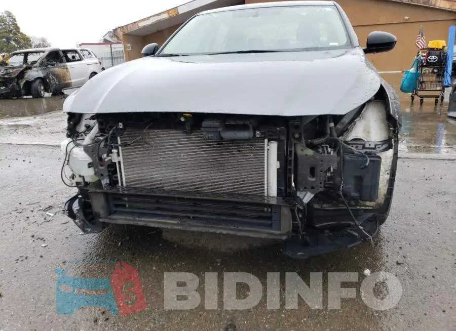 1N4BL4CV3KC157589 Photo# 5