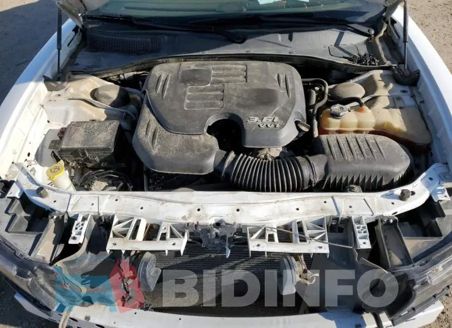 2C3CDXBG1FH795377 Photo# 11
