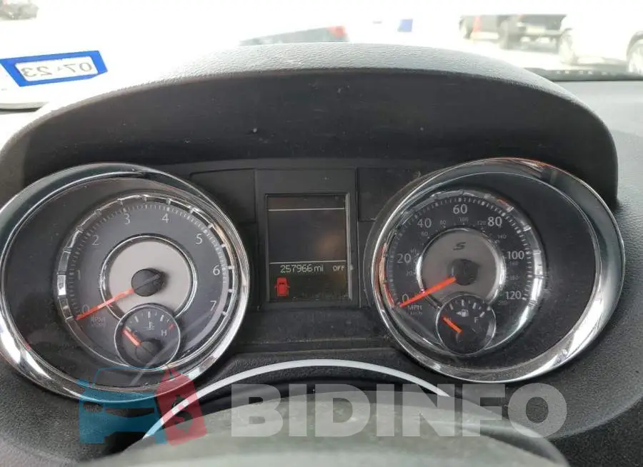 2C4RC1HG3ER203922 Photo# 9