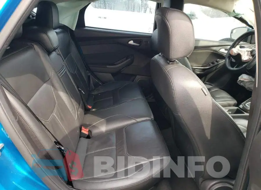 1FADP3N27FL382596 Photo# 6