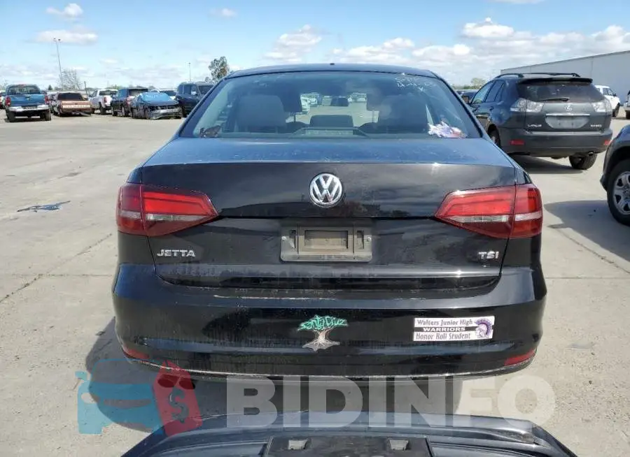 3VW267AJ2GM350760 Photo# 6