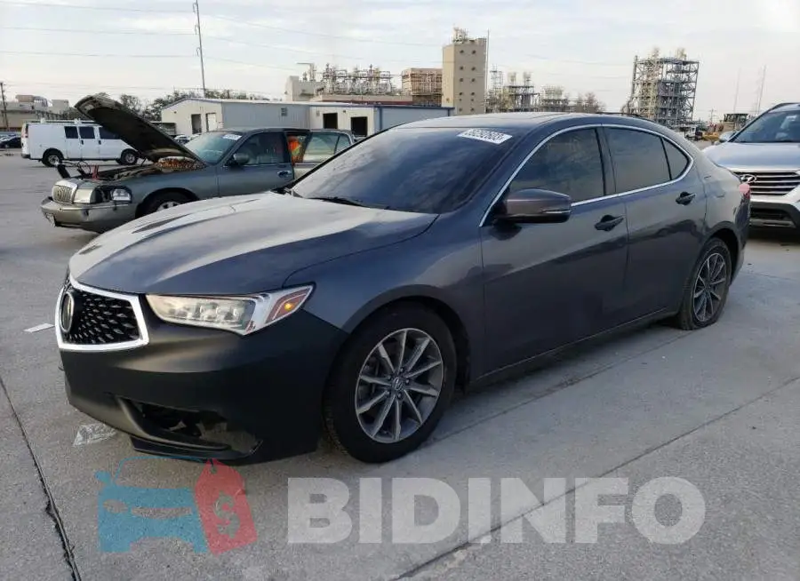 19UUB1F35JA008563 Photo# 1