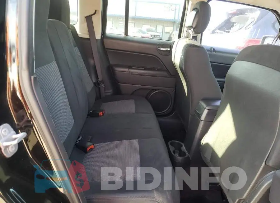 1C4NJPFB2ED853522 Photo# 11
