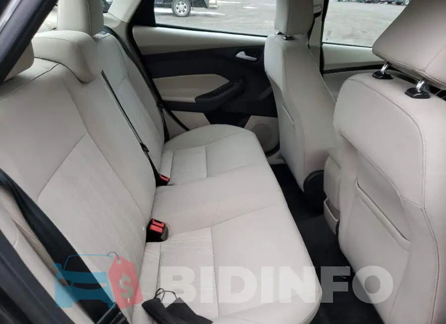 1FADP3F24FL224702 Photo# 10