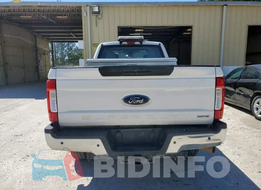 1FT7X2B61JEC66185 Photo# 6