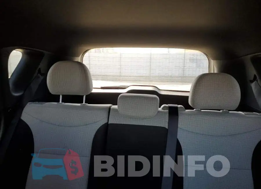 KNDJN2A26F7213763 Photo# 10