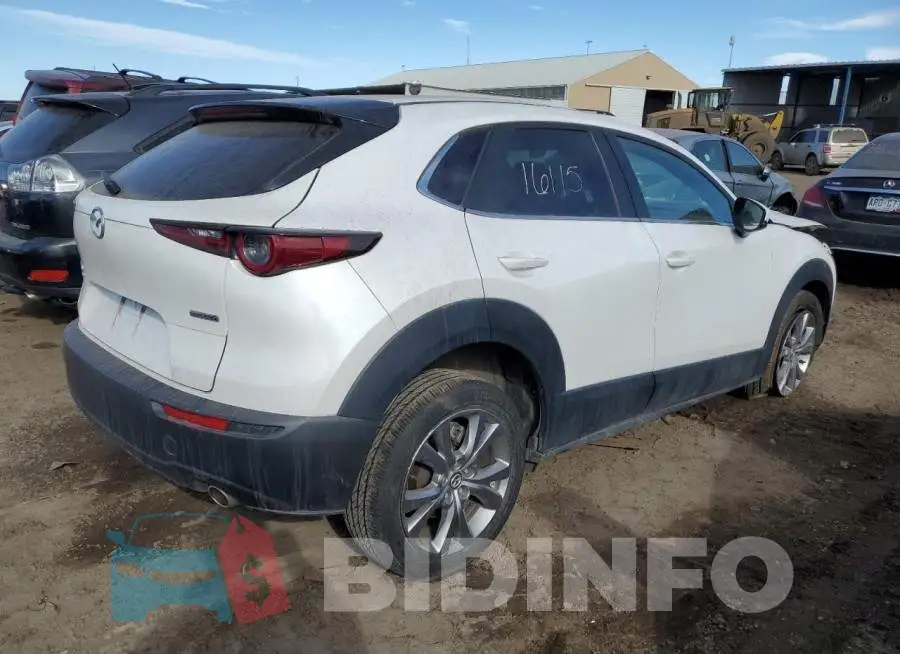 3MVDMBBL2MM217916 Photo# 3