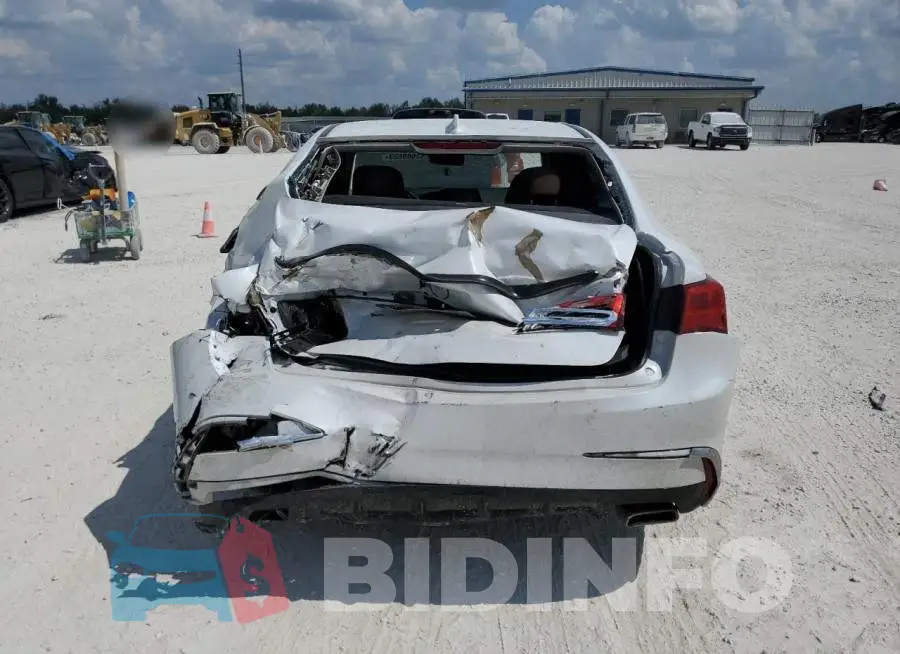 19UUB2F44LA002884 Photo# 6