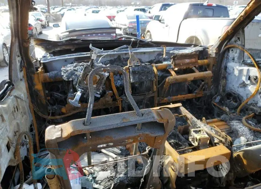 1FTNF1CF9EKD85015 Photo# 8
