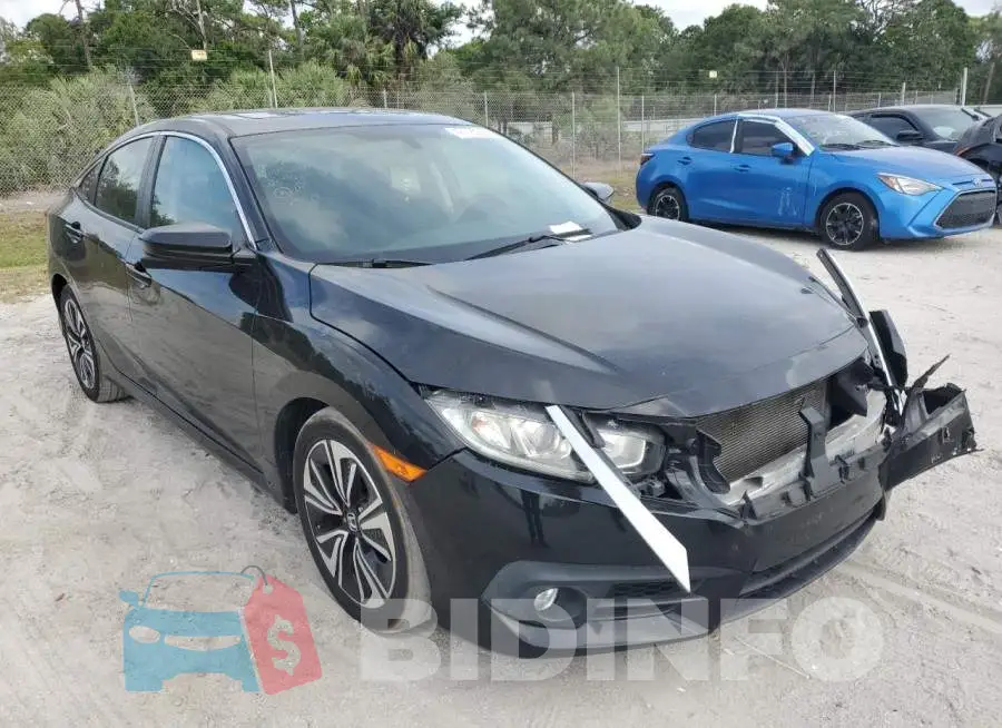 19XFC1F38GE028994 Photo# 4