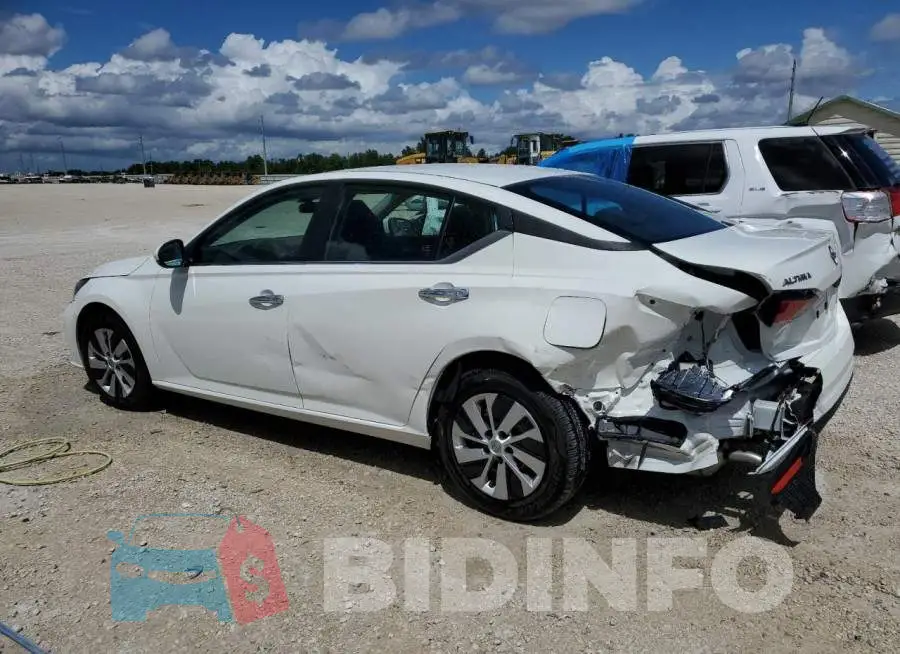1N4BL4BV2PN315904 Photo# 2