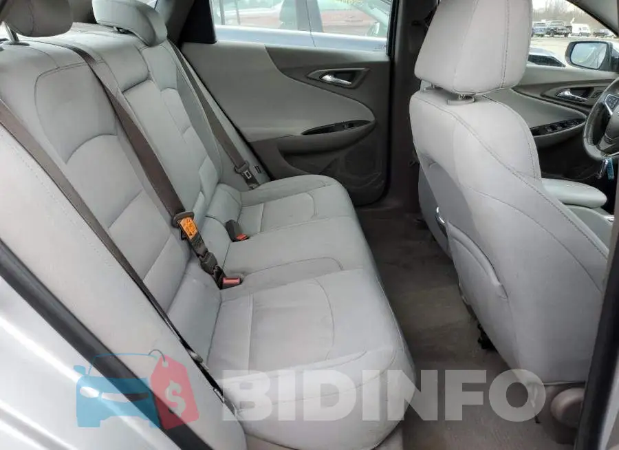 1G1ZD5ST5JF142318 Photo# 10