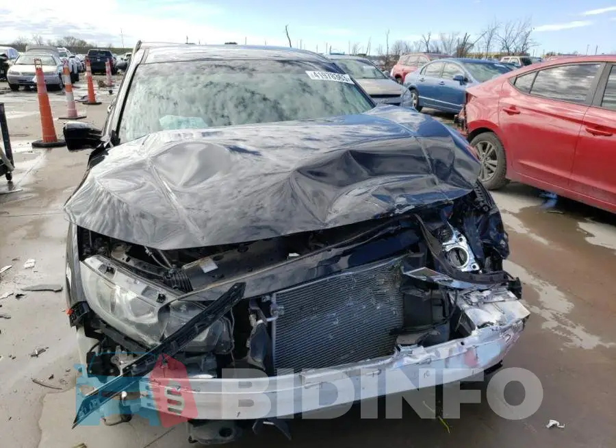 19XFC2F53GE045502 Photo# 5