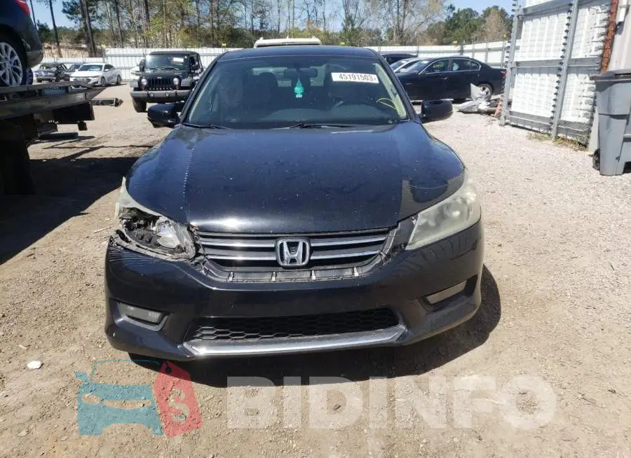 1HGCR2F70FA132019 Photo# 5