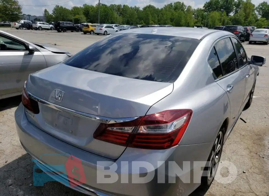 1HGCR2F83HA292634 Photo# 4