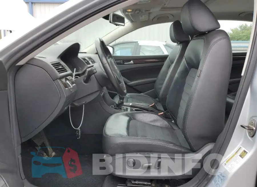 1VWCN7A32EC015165 Photo# 7