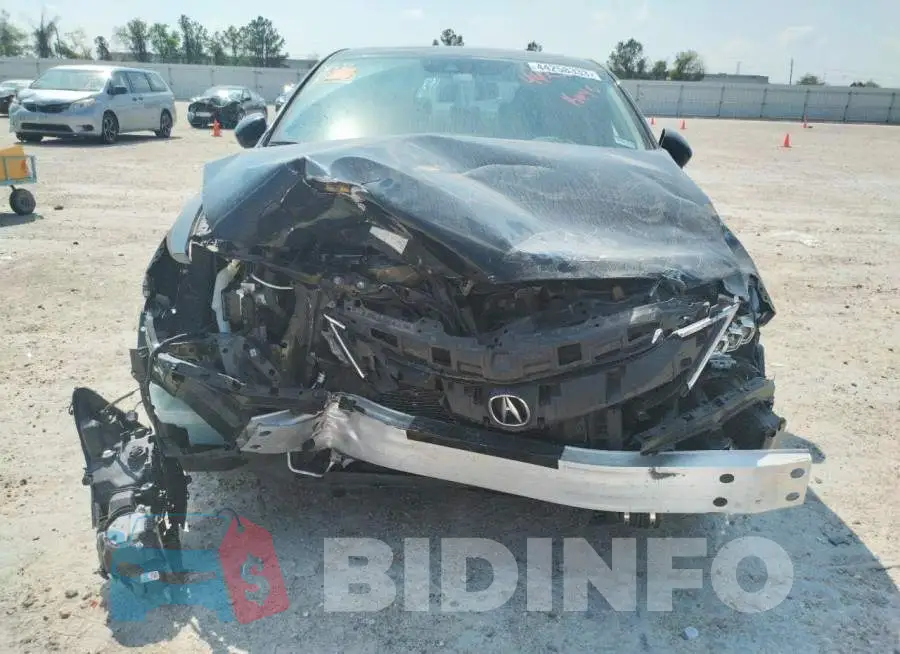 19UDE2F77HA015122 Photo# 5