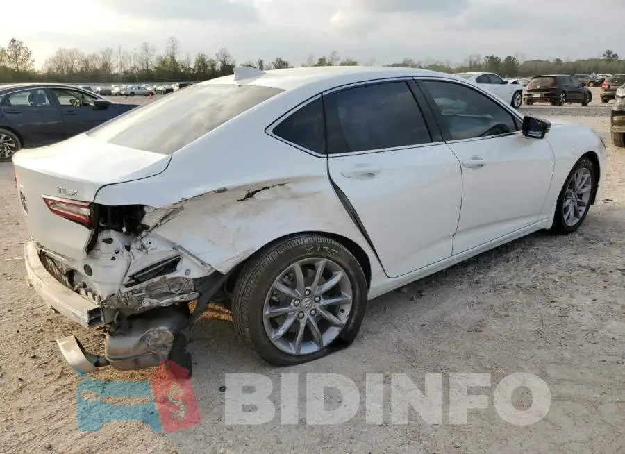 19UUB6F38MA003049 Photo# 3