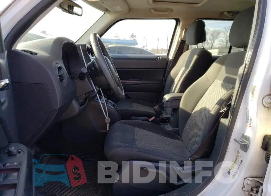 1C4NJPFB5ED631010 Photo# 7