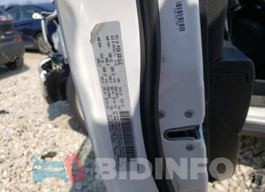 1C4NJRBB2GD718366 Photo# 12