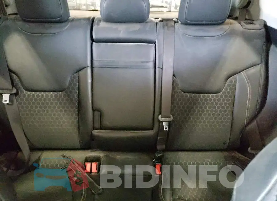3C4NJDBB8LT124274 Photo# 10