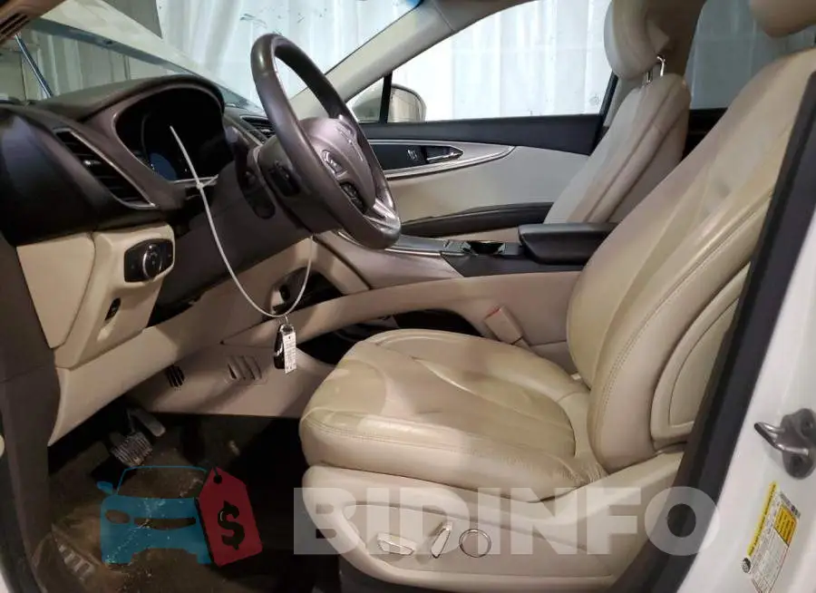 2LMTJ8LR9GBL89765 Photo# 7