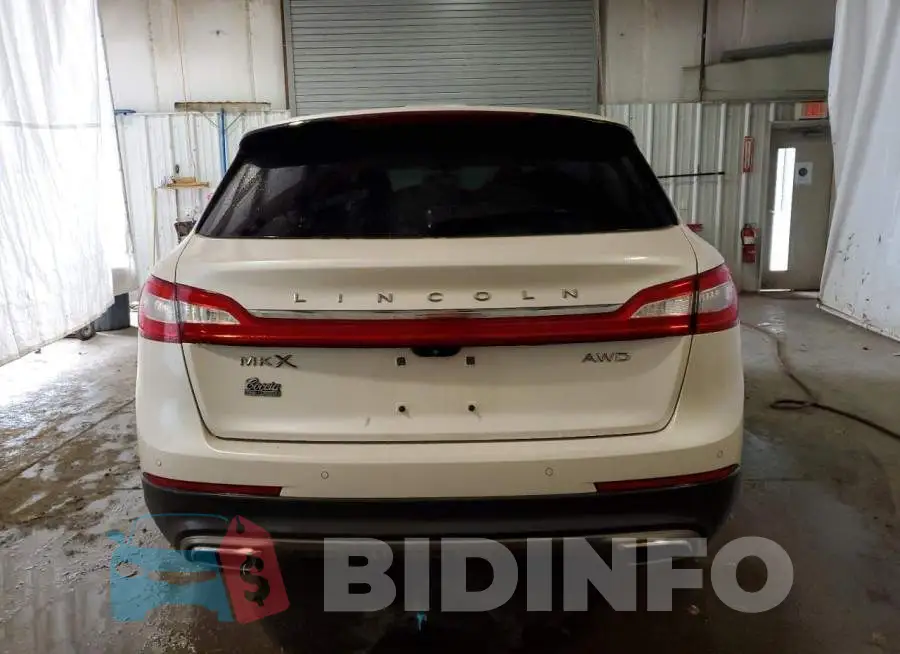 2LMTJ8LR9GBL89765 Photo# 6