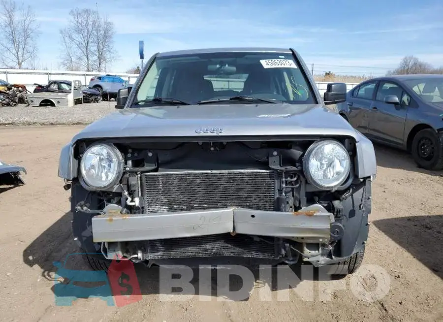 1C4NJPFB3FD437111 Photo# 5