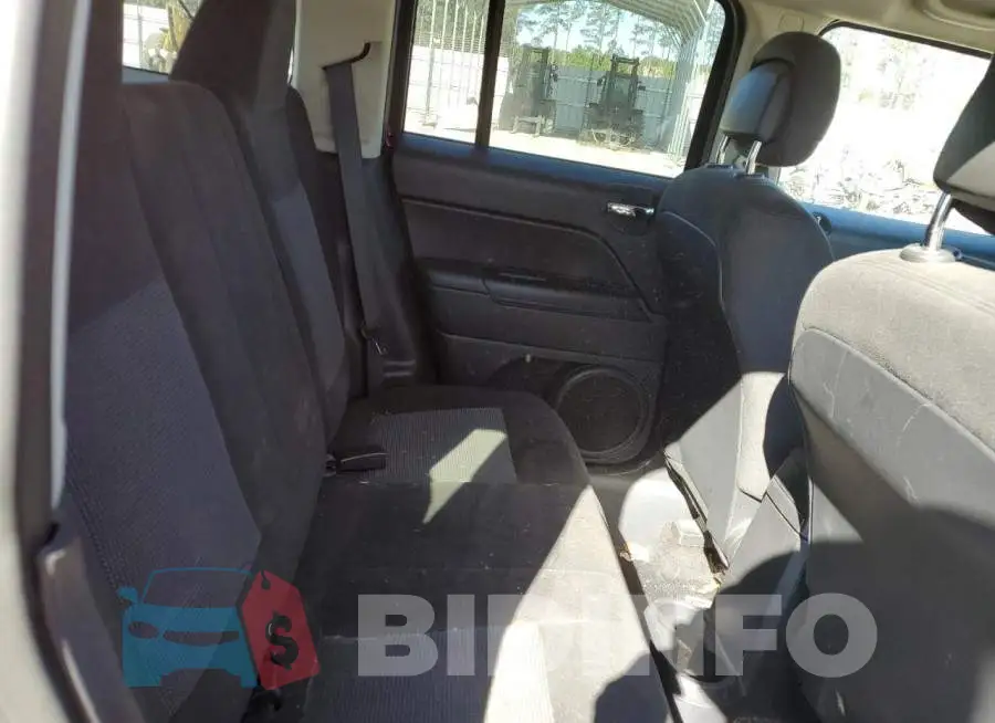 1C4NJRBB8FD417003 Photo# 11