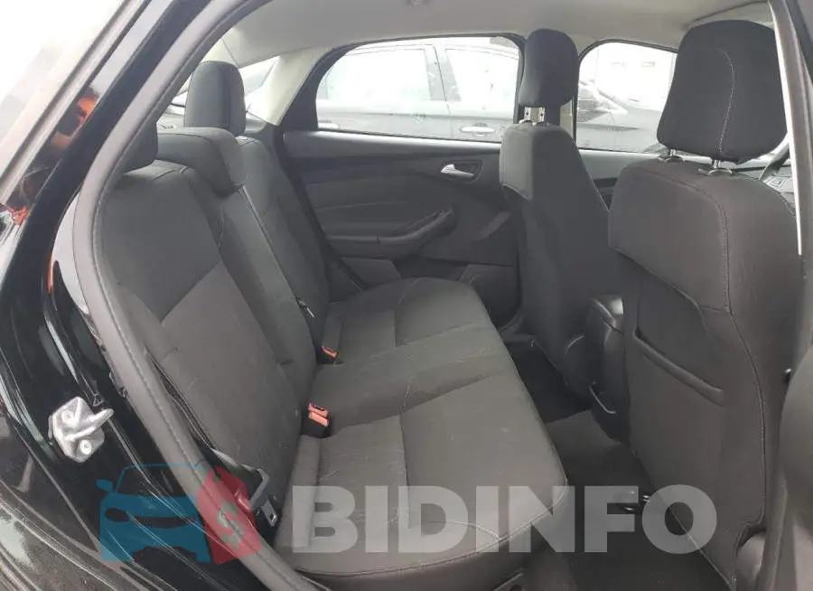 1FADP3F2XJL295220 Photo# 10