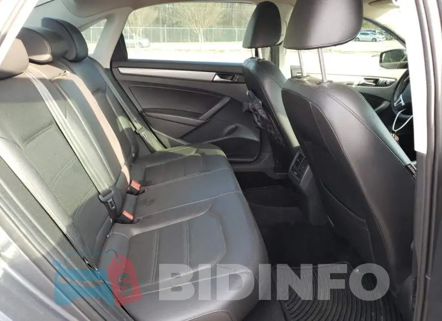 1VWBS7A32EC105937 Photo# 10