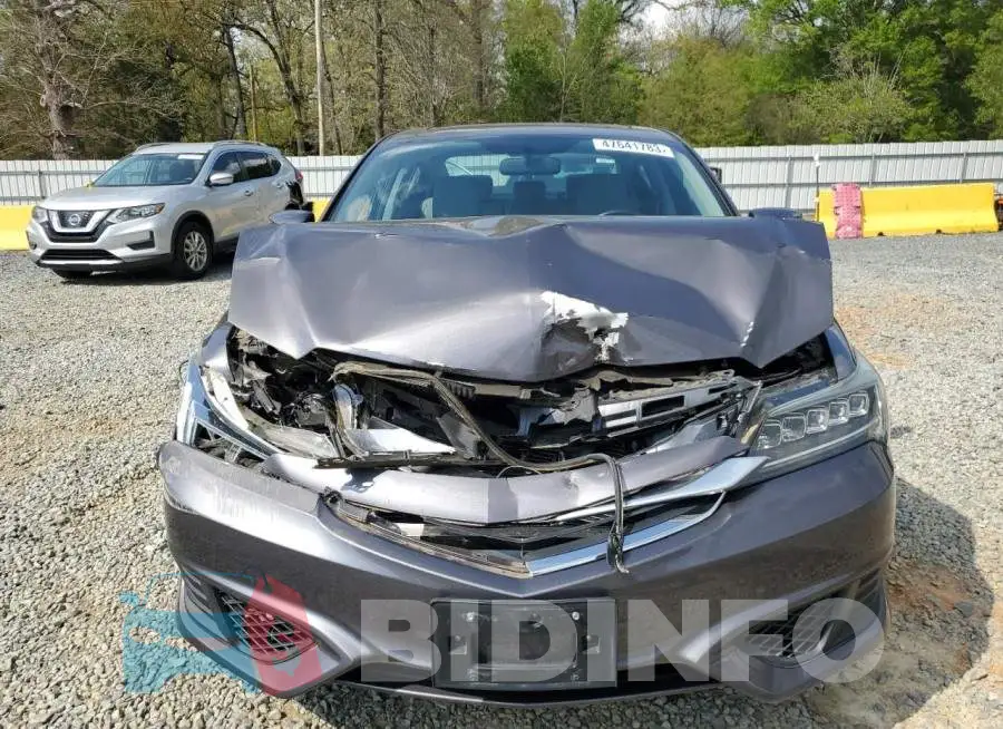 19UDE2F30HA008137 Photo# 5