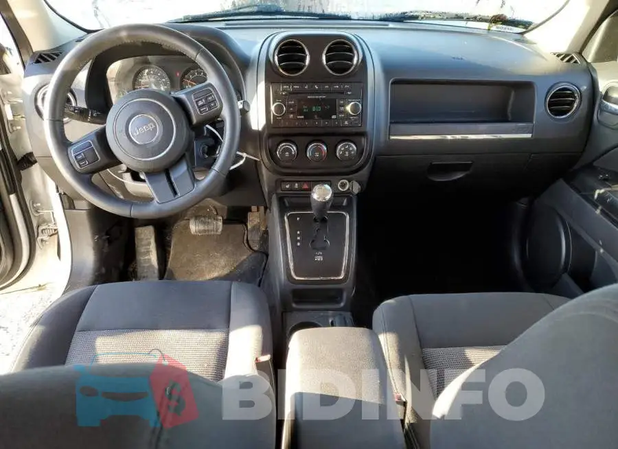 1C4NJRFB3ED659626 Photo# 8