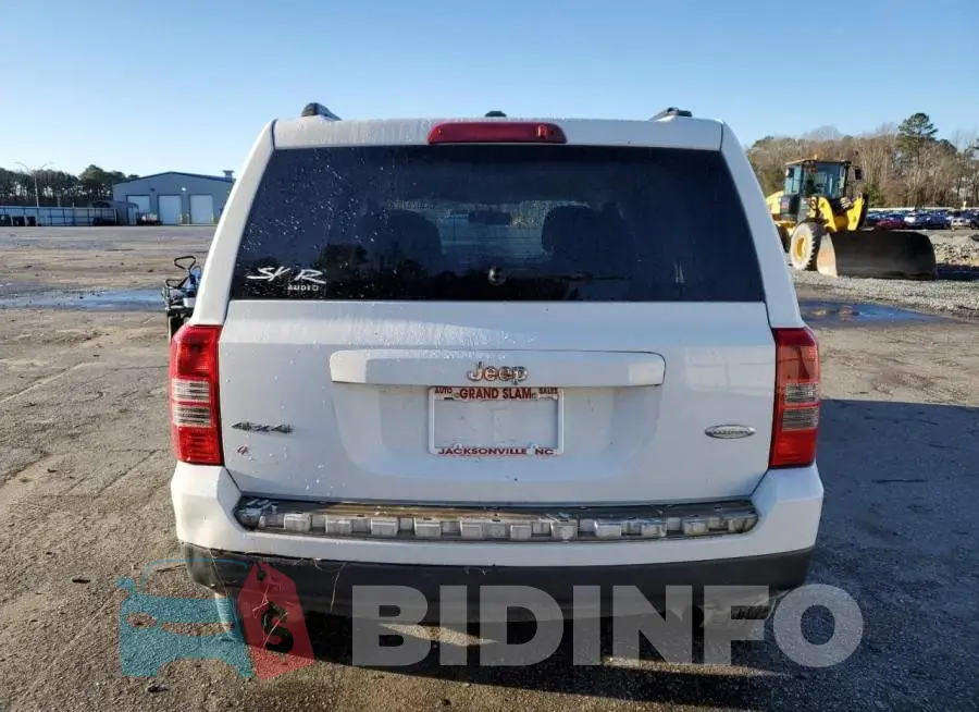 1C4NJRFB3ED659626 Photo# 6