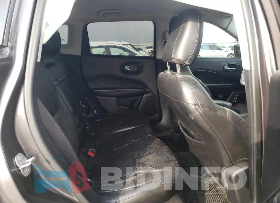 3C4NJCBB0JT211528 Photo# 10