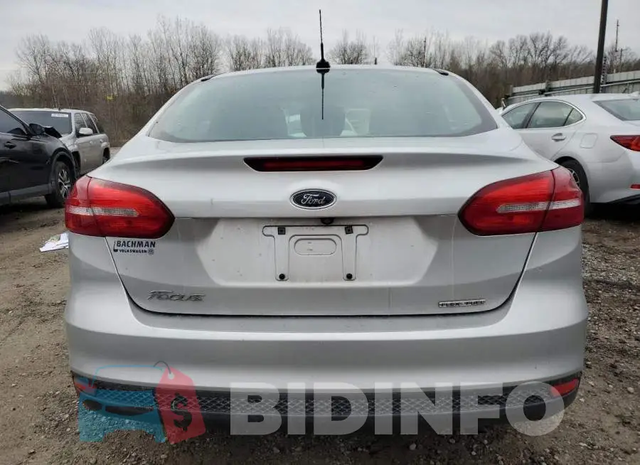 1FADP3E25GL242886 Photo# 6