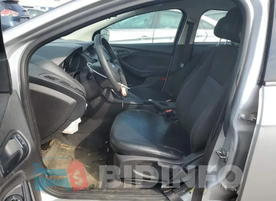 1FADP3E28FL267313 Photo# 7