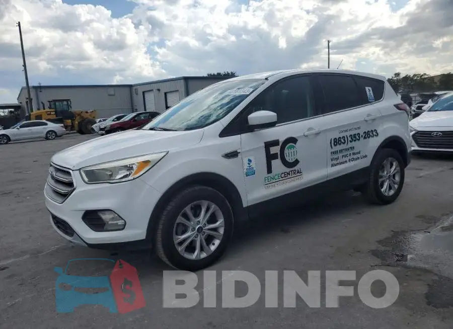 1FMCU0GD3HUE05568 Photo# 1