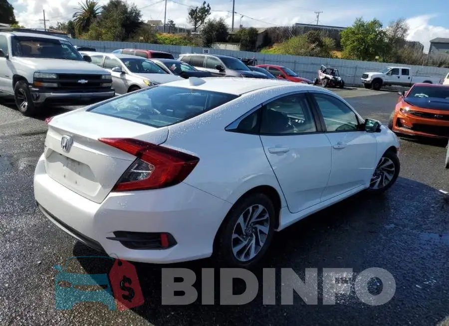19XFC2F77HE233216 Photo# 3